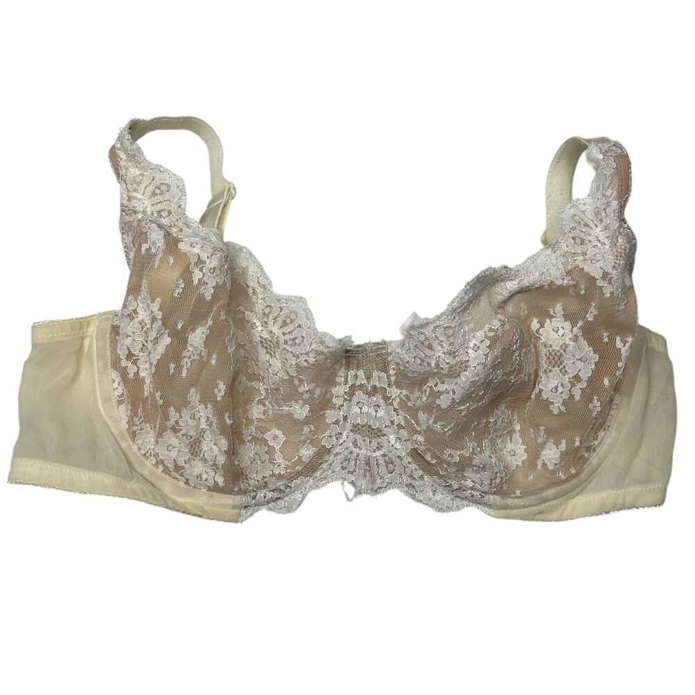 Vintage y2k 2000s Victoria’s Secret white floral lace bra 34D